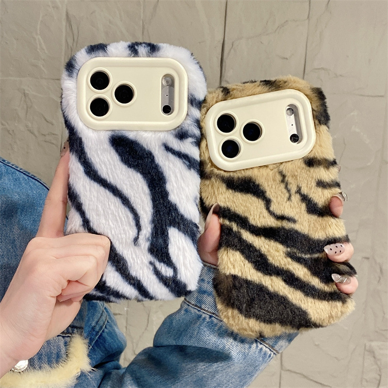 豪華なゼブラ柄ふわふわプラッシュスマホケース iPhone  - Phone Cases For Iphone 12 Pro Max のレビューと価格