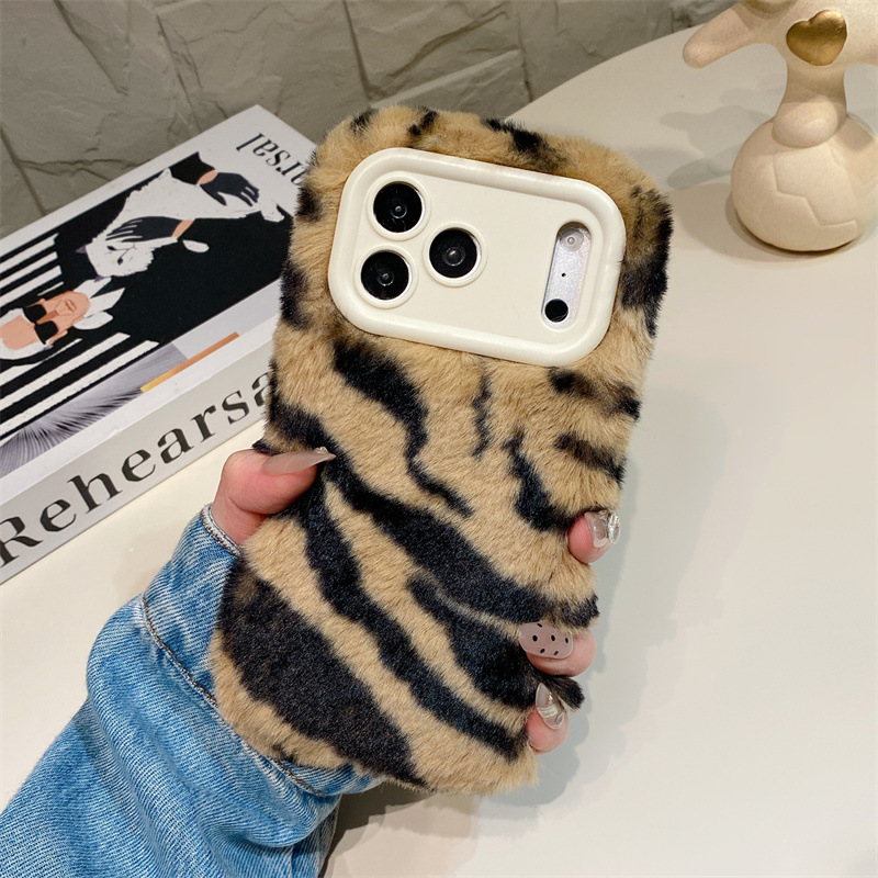 豪華なゼブラ柄ふわふわプラッシュスマホケース iPhone  - Phone Cases For Iphone 12 Pro Max のレビューと価格